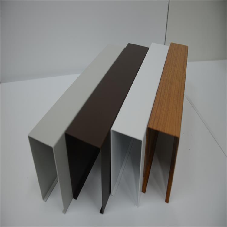 商场走廊吊顶方通 色彩范围广 绿色安全 美观大方