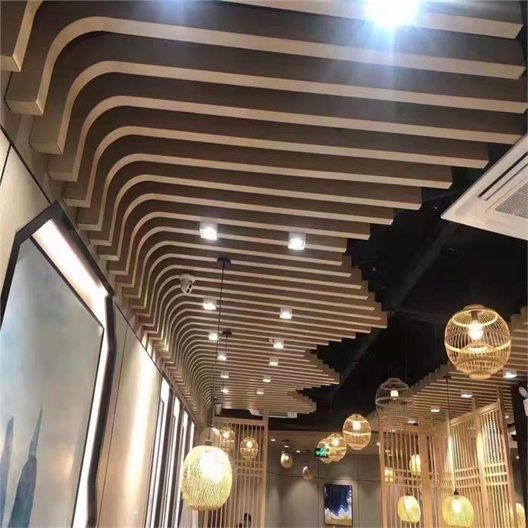 铝格栅室内吊顶装饰方通 色彩范围广 绿色安全 美观大方