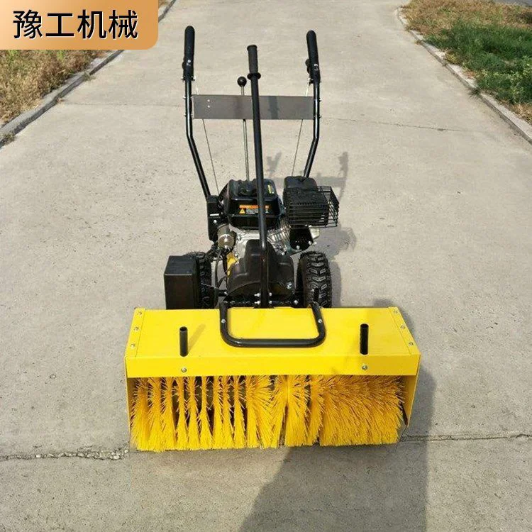 驾驶款冬季广场四轮扫雪机 带棚款多功能电启动除雪车