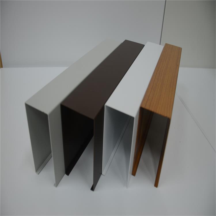 铝格栅室内吊顶装饰方通 能抵抗紫外线 绿色安全 美观大方