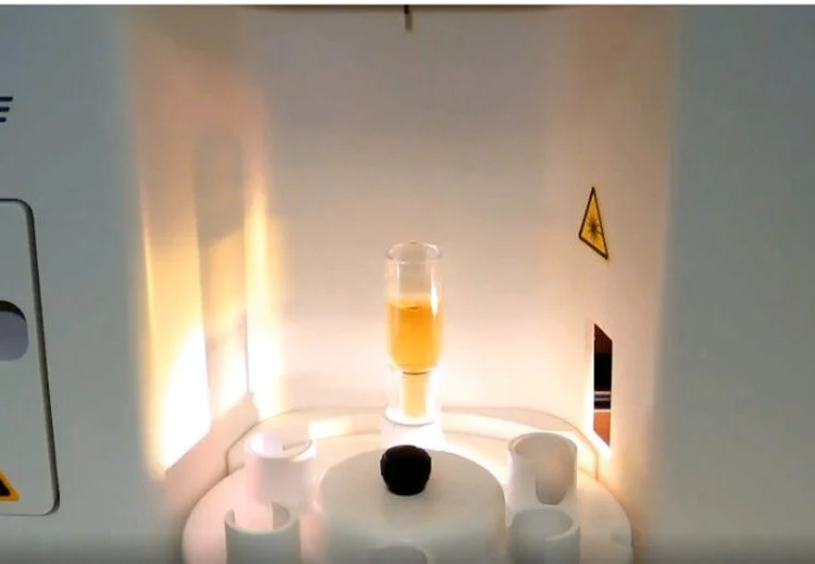 宝通国产干化学尿液分析试纸条一次性样本检测