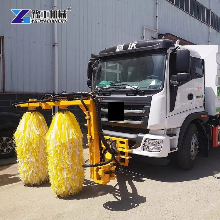 高速公路护栏清洗机道路波形栏板隔离墩倾斜升降马路沿清理毛刷车
