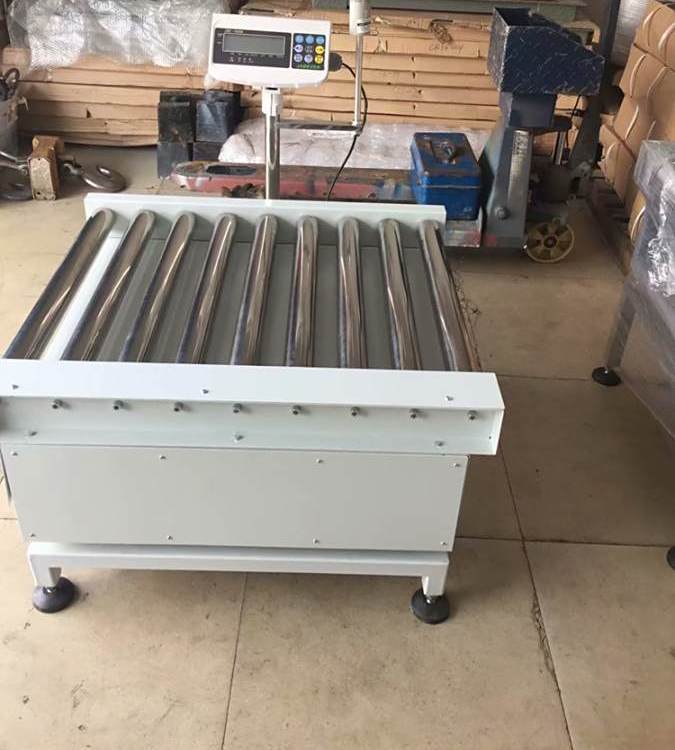 零食厂专用流水线滚轮电子秤 动力输送电子滚筒秤 产线辊道秤