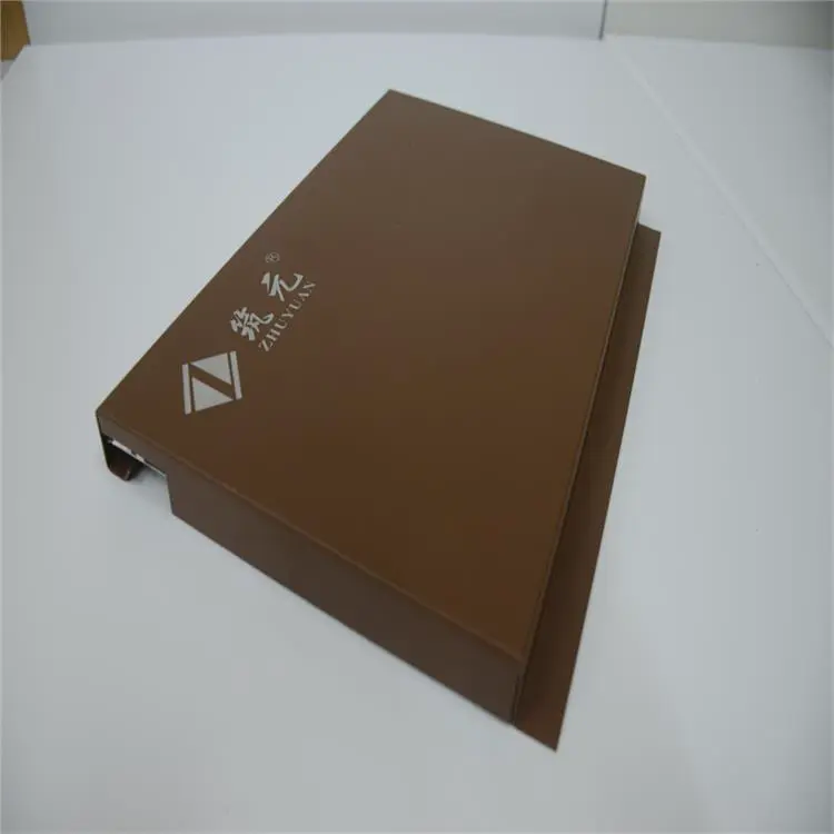 防尘铝勾搭板 更牢靠可靠 板与板之间的缝隙严密紧实