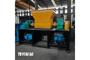 豫工机械动力强可定制废铁金属破碎机 轮胎双轴撕碎机
