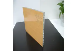 木纹冲孔铝单板 降低储存难度 减少了天花板背面凝结水珠的可能性