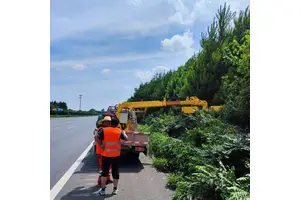 车载式绿篱修剪机绿化带伸缩式剪枝机液压树枝修剪设备