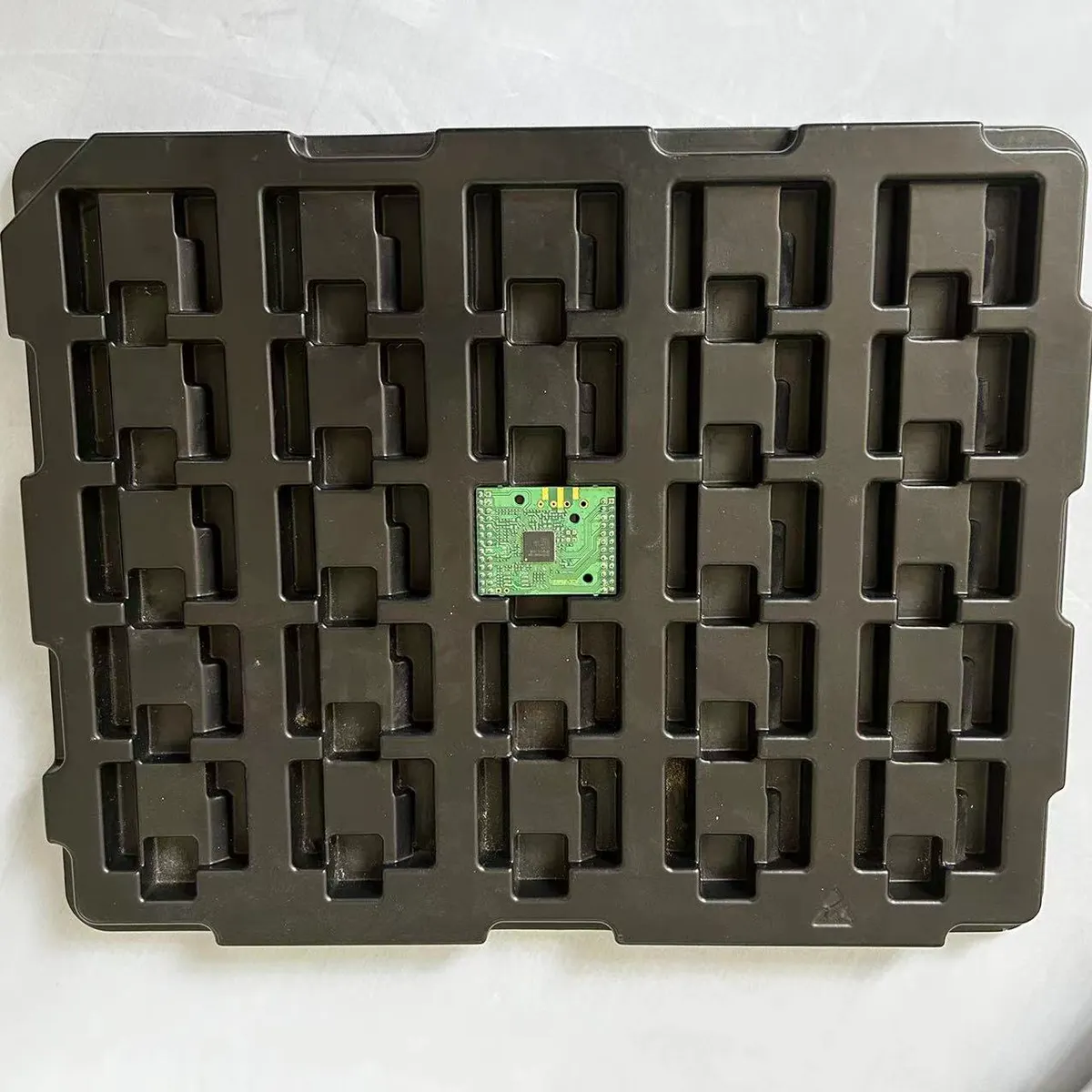 Customized ESD Vacuum Formed Transport Tray Anti-static Electronic Components Blister Trays Packaging