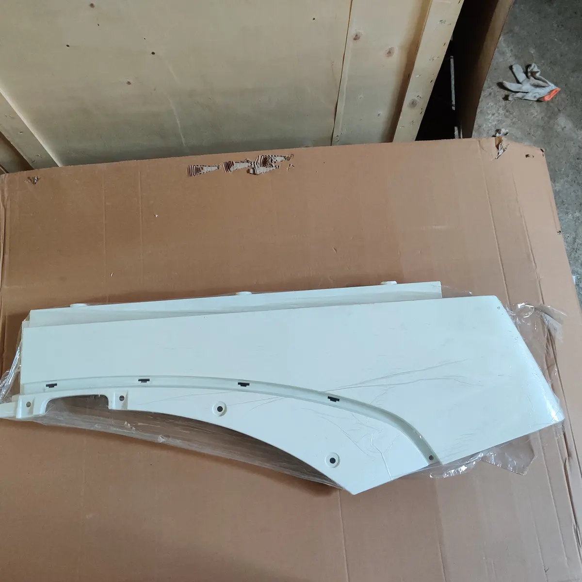 China Original Parts Truck HOWO Trim Plate Wholesale Dump Truck Parts Wholesale