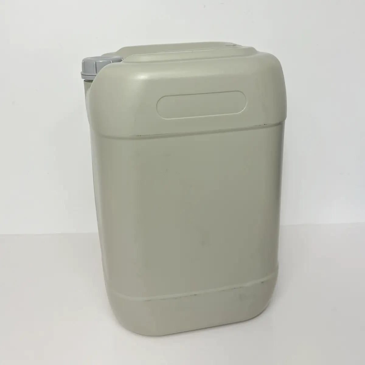 Factory Price 28 Liter Plastic Jerry Can 25 & 30 Liter Gasoline Fuel Tank Container XUDING L-2